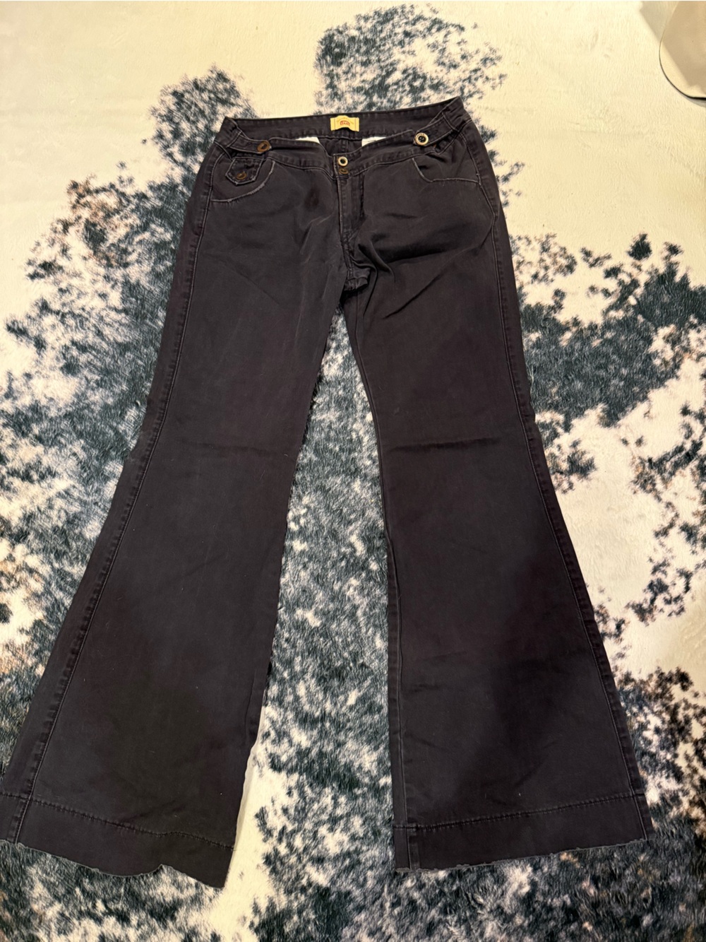 Y2K Levi’s Vintage Lowrise Flare Pants
